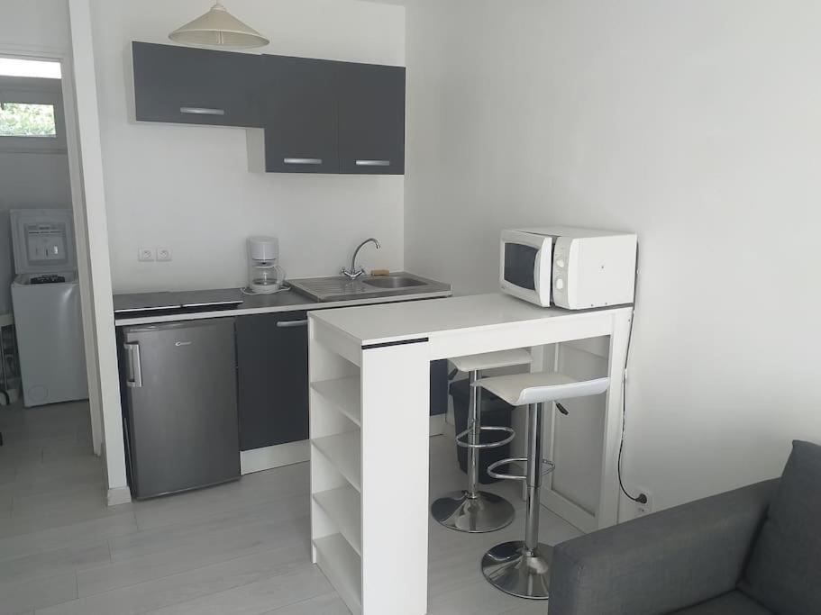 Studio Meuble Wifi A Proximite Du Tram Castelnau-le-Lez Exterior photo